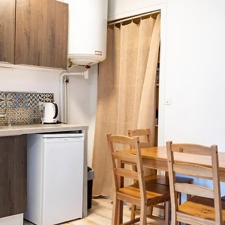 Le Henri Iv- Studio Pratique A Apartment